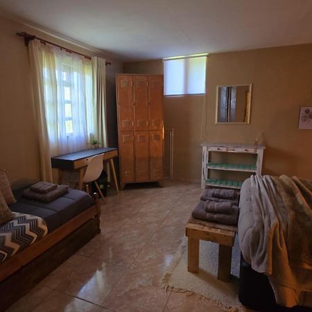 Hostel Del Lago, Habitaciones Privadas Y Cabanas Ел Чалтен Екстериор снимка