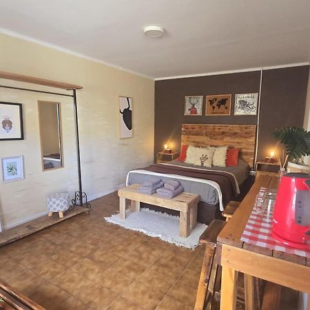 Hostel Del Lago, Habitaciones Privadas Y Cabanas Ел Чалтен Екстериор снимка