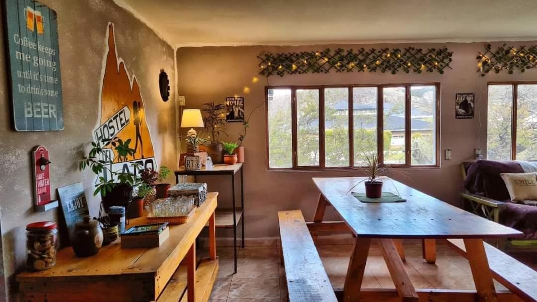 Hostel Del Lago, Habitaciones Privadas Y Cabanas Ел Чалтен Екстериор снимка
