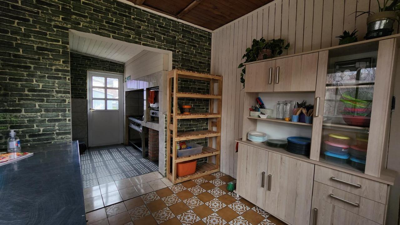 Hostel Del Lago, Habitaciones Privadas Y Cabanas Ел Чалтен Екстериор снимка