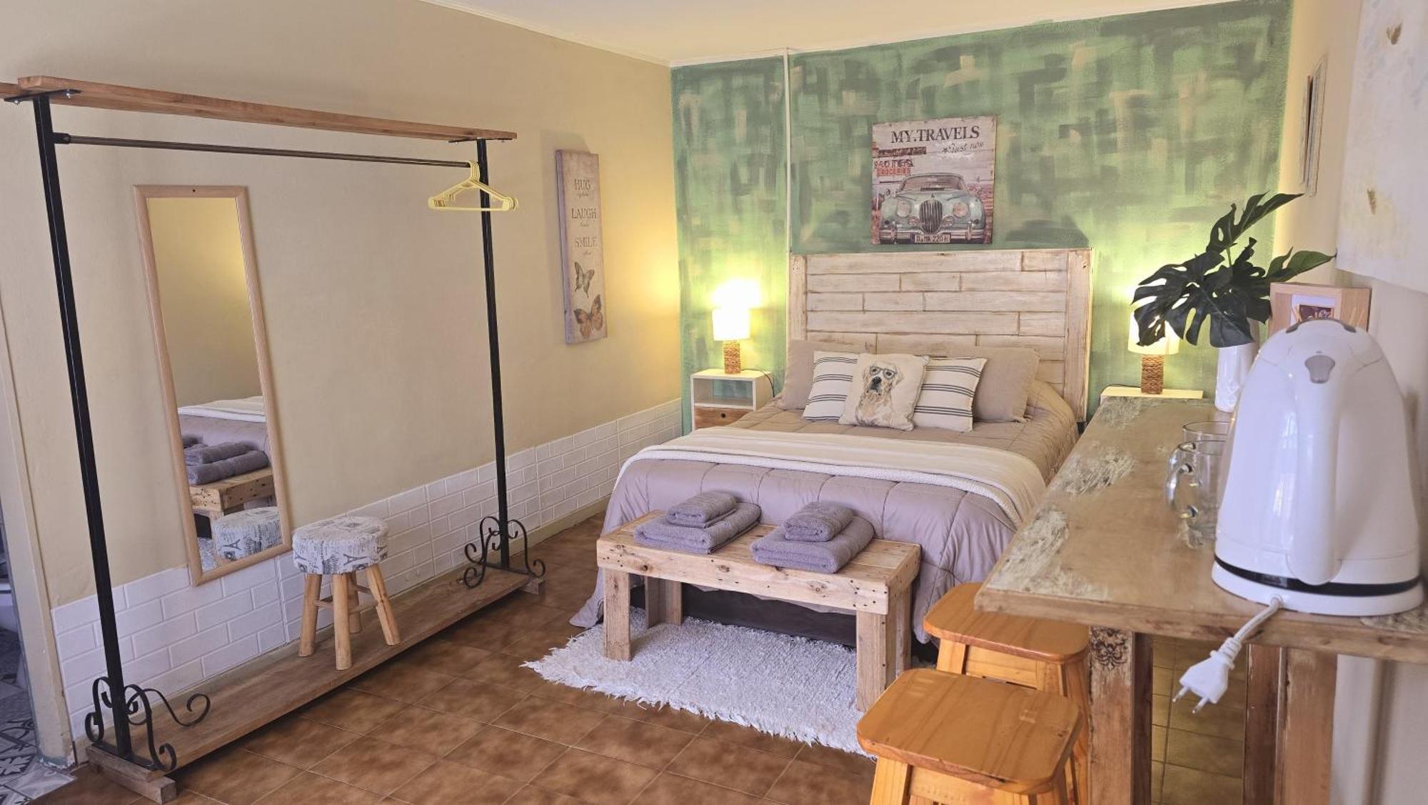 Hostel Del Lago, Habitaciones Privadas Y Cabanas Ел Чалтен Екстериор снимка