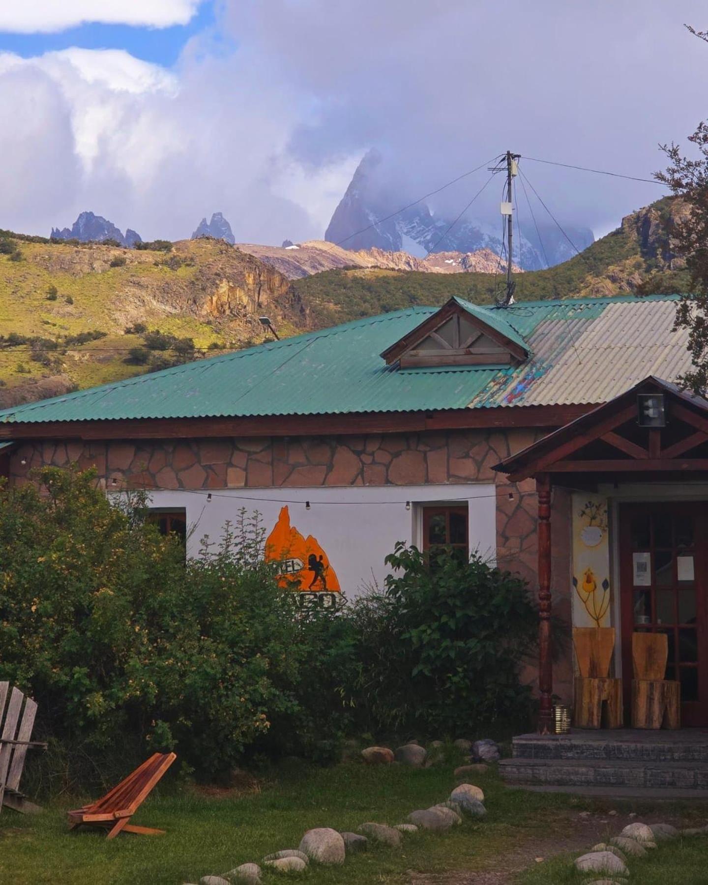 Hostel Del Lago, Habitaciones Privadas Y Cabanas Ел Чалтен Екстериор снимка