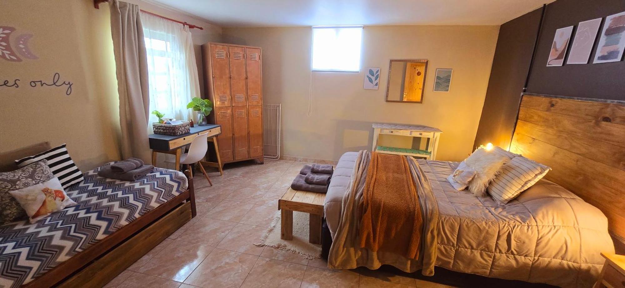Hostel Del Lago, Habitaciones Privadas Y Cabanas Ел Чалтен Екстериор снимка